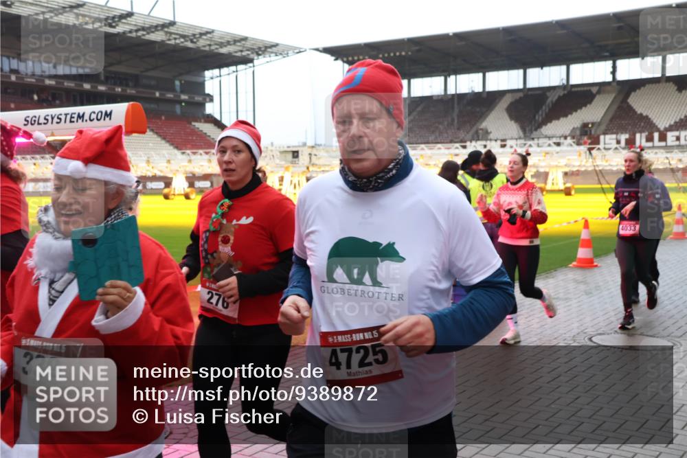 07.12.2025 - St. Pauli X-Mass-Run No. 15 Luisa Fischer http://msf.ph/oto/9389872 07.12.2025 12:07:27 Ziel 339, 276, 15, 4725, 1, 4033, 276, 339, 345, 1580, 1583, 1844, 1846, 1958, 3251, 3262, 3456, 3689, 3692, 4017, 4018, 4033, 4143, 4238, 4314, 4328, 4342, 4345, 4346, 4360, 4361, 4390, 4403, 4404, 4416, 4725, 4783, 4784 meine-sportfotos.de