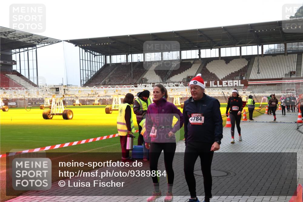 07.12.2025 - St. Pauli X-Mass-Run No. 15 Luisa Fischer http://msf.ph/oto/9389884 07.12.2025 12:07:31 Ziel 83, 5, 4784, 4328, 3251, 276, 339, 345, 1580, 1583, 1844, 1846, 1958, 1959, 3251, 3262, 3456, 3689, 3692, 3818, 3819, 4017, 4018, 4033, 4143, 4238, 4314, 4328, 4342, 4345, 4346, 4360, 4361, 4390, 4403, 4404, 4416, 4725 meine-sportfotos.de