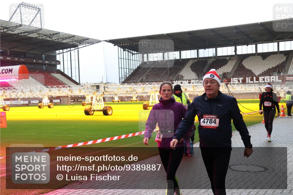 07.12.2025 - St. Pauli X-Mass-Run No. 15 Luisa Fischer http://msf.ph/oto/9389887 07.12.2025 12:07:32 Ziel 671, 15, 4784, 4328, 276, 339, 345, 1580, 1583, 1844, 1846, 1958, 1959, 3251, 3262, 3456, 3689, 3692, 3728, 3818, 3819, 4017, 4018, 4033, 4143, 4238, 4314, 4328, 4342, 4345, 4346, 4360, 4361, 4390, 4403, 4404, 4416, 4725 meine-sportfotos.de