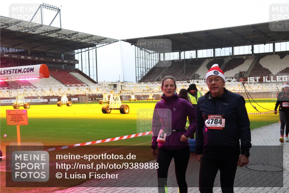 07.12.2025 - St. Pauli X-Mass-Run No. 15 Luisa Fischer http://msf.ph/oto/9389888 07.12.2025 12:07:32 Ziel 83, 6, 15, 4784, 4328, 276, 339, 345, 1580, 1583, 1844, 1846, 1958, 1959, 3251, 3262, 3456, 3689, 3692, 3728, 3818, 3819, 4017, 4018, 4033, 4143, 4238, 4314, 4328, 4342, 4345, 4346, 4360, 4361, 4390, 4403, 4404, 4416, 4725 meine-sportfotos.de