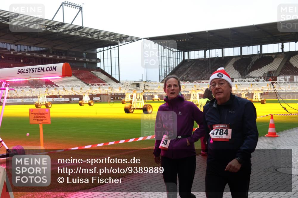 07.12.2025 - St. Pauli X-Mass-Run No. 15 Luisa Fischer http://msf.ph/oto/9389889 07.12.2025 12:07:32 Ziel 4, 83, 6, 15, 4784, 276, 339, 345, 1580, 1583, 1844, 1846, 1958, 1959, 3251, 3262, 3456, 3689, 3692, 3728, 3818, 3819, 4017, 4018, 4033, 4143, 4238, 4314, 4328, 4342, 4345, 4346, 4360, 4361, 4390, 4403, 4404, 4416, 4725 meine-sportfotos.de