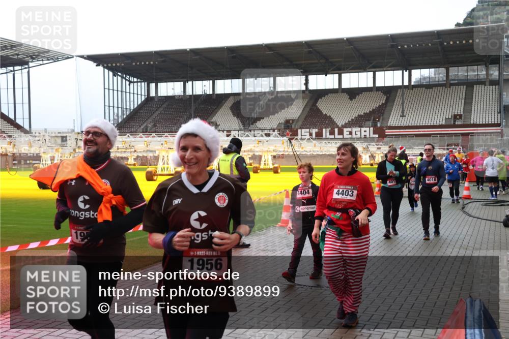 07.12.2025 - St. Pauli X-Mass-Run No. 15 Luisa Fischer http://msf.ph/oto/9389899 07.12.2025 12:07:52 Ziel 19, 5, 1956, 4404, 401, 4018, 4403, 1580, 1583, 1958, 1959, 3251, 3262, 3348, 3456, 3460, 3666, 3667, 3691, 3708, 3709, 3710, 3711, 3726, 3728, 3739, 3818, 3819, 4017, 4018, 4210, 4238, 4314, 4328, 4332, 4360, 4361, 4390, 4724, 4730, 4755, 4786, 4791, 4792 meine-sportfotos.de