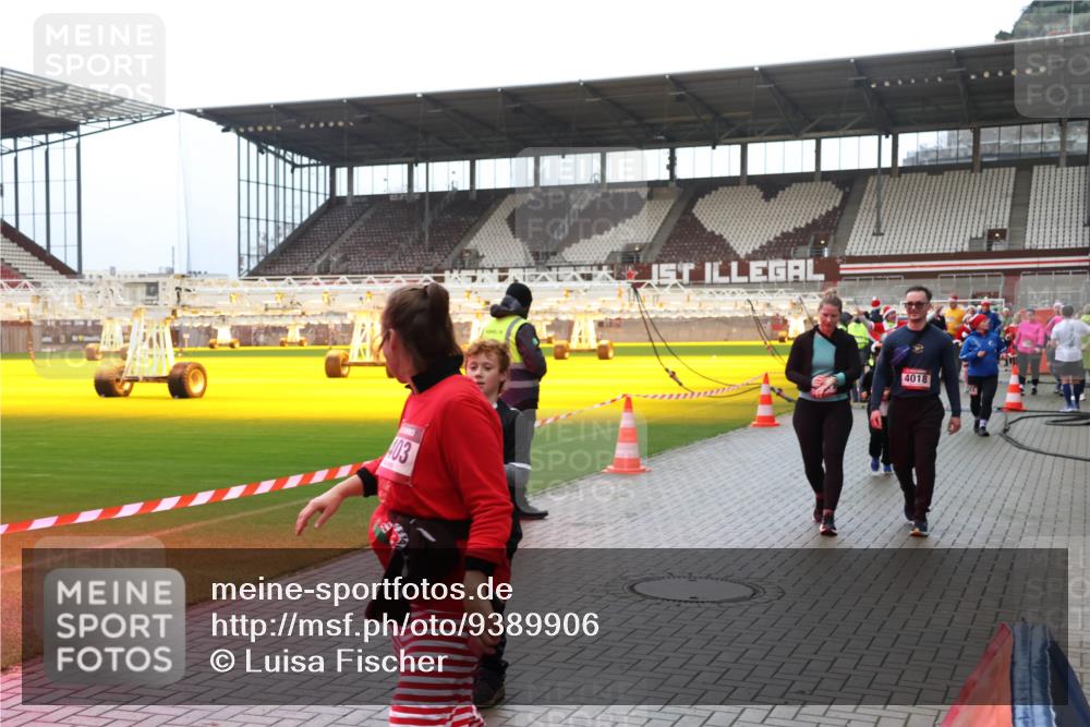 07.12.2025 - St. Pauli X-Mass-Run No. 15 Luisa Fischer http://msf.ph/oto/9389906 07.12.2025 12:07:54 Ziel 403, 1, 4018, 1580, 1583, 1958, 1959, 3251, 3262, 3348, 3456, 3460, 3666, 3667, 3691, 3708, 3709, 3710, 3711, 3726, 3728, 3739, 3816, 3818, 3819, 4210, 4238, 4314, 4328, 4332, 4360, 4361, 4724, 4730, 4755, 4786, 4791, 4792 meine-sportfotos.de