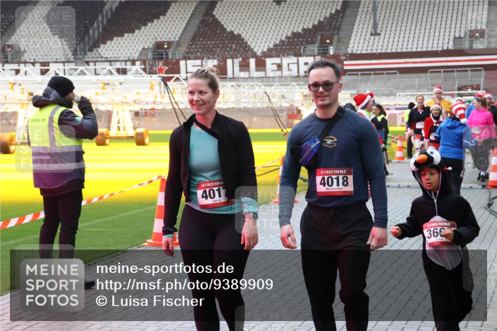 07.12.2025 - St. Pauli X-Mass-Run No. 15 Luisa Fischer http://msf.ph/oto/9389909 07.12.2025 12:07:56 Ziel 4017, 15, 4018, 360, 1583, 1580, 1583, 1958, 1959, 3251, 3262, 3348, 3456, 3460, 3666, 3667, 3691, 3708, 3709, 3710, 3711, 3726, 3728, 3739, 3816, 3818, 3819, 4210, 4238, 4328, 4332, 4724, 4730, 4755, 4786, 4791, 4792 meine-sportfotos.de
