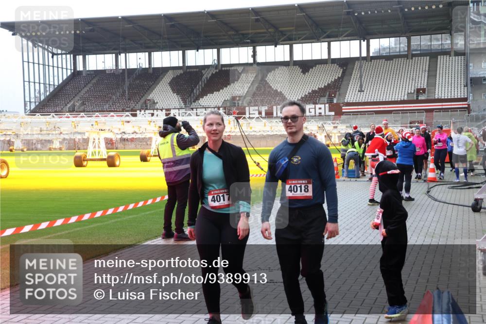 07.12.2025 - St. Pauli X-Mass-Run No. 15 Luisa Fischer http://msf.ph/oto/9389913 07.12.2025 12:07:57 Ziel 4017, 5, 4018, 710, 1580, 1583, 1958, 1959, 3251, 3262, 3348, 3456, 3460, 3666, 3667, 3691, 3708, 3709, 3710, 3711, 3726, 3728, 3739, 3816, 3818, 3819, 4210, 4238, 4332, 4724, 4730, 4755, 4786, 4791, 4792 meine-sportfotos.de
