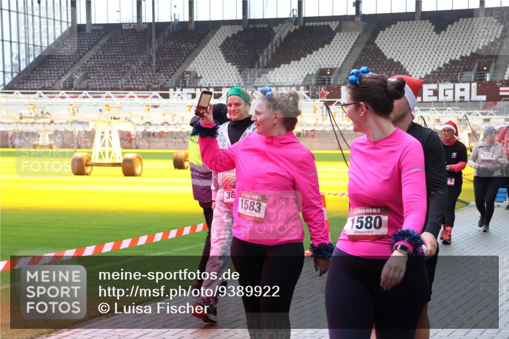 07.12.2025 - St. Pauli X-Mass-Run No. 15 Luisa Fischer http://msf.ph/oto/9389922 07.12.2025 12:08:14 Ziel 8, 0, 36, 15, 1583, 15, 1580, 3816, 587, 849, 850, 1224, 1899, 1959, 2953, 2954, 3348, 3460, 3666, 3667, 3668, 3691, 3708, 3709, 3710, 3711, 3726, 3728, 3739, 3816, 3818, 3819, 3898, 3899, 4035, 4210, 4332, 4393, 4395, 4722, 4724, 4730, 4755, 4786, 4791, 4792 meine-sportfotos.de