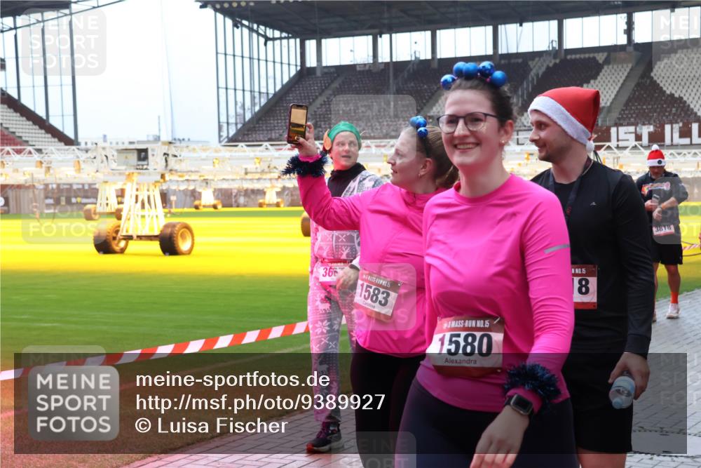 07.12.2025 - St. Pauli X-Mass-Run No. 15 Luisa Fischer http://msf.ph/oto/9389927 07.12.2025 12:08:16 Ziel 366, 15, 1583, 15, 1580, 15, 18, 3818, 587, 849, 850, 1224, 1899, 1959, 2953, 2954, 3348, 3460, 3666, 3667, 3668, 3691, 3708, 3709, 3710, 3711, 3726, 3728, 3739, 3816, 3818, 3819, 3898, 3899, 4035, 4210, 4332, 4393, 4395, 4722, 4724, 4730, 4755, 4786, 4791, 4792 meine-sportfotos.de