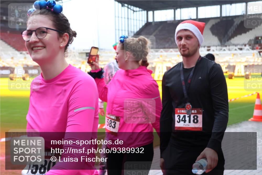 07.12.2025 - St. Pauli X-Mass-Run No. 15 Luisa Fischer http://msf.ph/oto/9389932 07.12.2025 12:08:17 Ziel 15, 1580, 583, 15, 3418, 587, 849, 850, 1224, 1899, 1959, 2953, 2954, 3348, 3460, 3666, 3667, 3668, 3691, 3708, 3709, 3710, 3711, 3726, 3728, 3739, 3816, 3818, 3819, 3898, 3899, 4035, 4210, 4332, 4393, 4395, 4722, 4724, 4730, 4755, 4786, 4791, 4792 meine-sportfotos.de