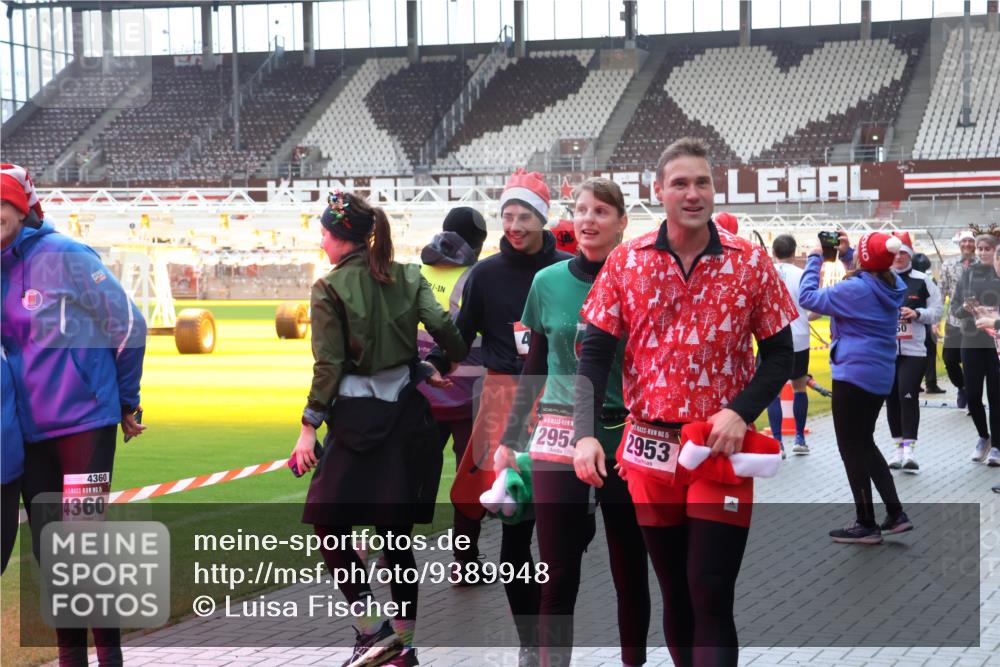 07.12.2025 - St. Pauli X-Mass-Run No. 15 Luisa Fischer http://msf.ph/oto/9389948 07.12.2025 12:08:38 Ziel 4360, 5, 4360, 2954, 15, 2953, 50, 325, 334, 587, 849, 850, 1224, 1493, 1514, 1899, 1940, 1943, 2953, 2954, 3141, 3397, 3460, 3609, 3667, 3668, 3691, 3816, 3861, 3867, 3898, 3899, 4035, 4210, 4212, 4213, 4214, 4215, 4269, 4271, 4272, 4292, 4393, 4395, 4711, 4712, 4717, 4722, 4730 meine-sportfotos.de