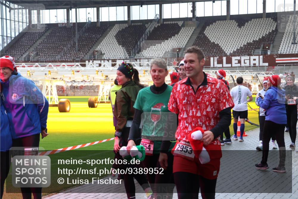 07.12.2025 - St. Pauli X-Mass-Run No. 15 Luisa Fischer http://msf.ph/oto/9389952 07.12.2025 12:08:39 Ziel 4360, 5, 4360, 54, 2953, 849, 325, 334, 587, 849, 850, 1224, 1493, 1514, 1899, 1940, 1943, 2953, 2954, 3141, 3397, 3460, 3609, 3668, 3816, 3861, 3867, 3898, 3899, 4035, 4210, 4212, 4213, 4214, 4215, 4269, 4271, 4272, 4292, 4393, 4395, 4711, 4712, 4717, 4722, 4730 meine-sportfotos.de