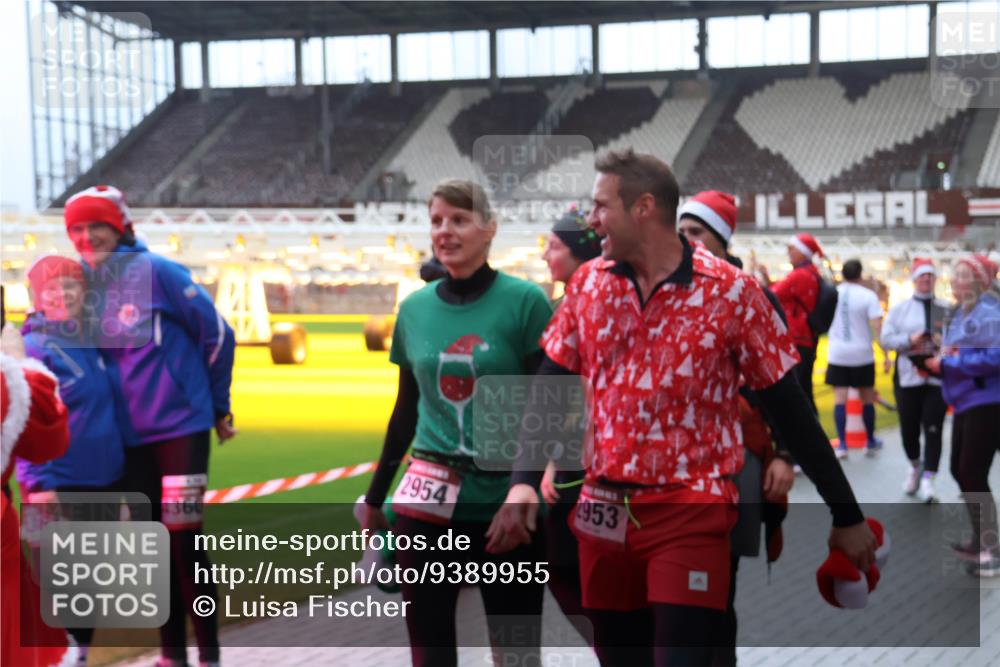 07.12.2025 - St. Pauli X-Mass-Run No. 15 Luisa Fischer http://msf.ph/oto/9389955 07.12.2025 12:08:39 Ziel 2954, 1360, 361, 953, 325, 334, 587, 849, 850, 1224, 1493, 1514, 1899, 1940, 1943, 2953, 2954, 3141, 3397, 3460, 3609, 3668, 3816, 3861, 3867, 3898, 3899, 4035, 4210, 4212, 4213, 4214, 4215, 4269, 4271, 4272, 4292, 4393, 4395, 4711, 4712, 4717, 4722, 4730 meine-sportfotos.de
