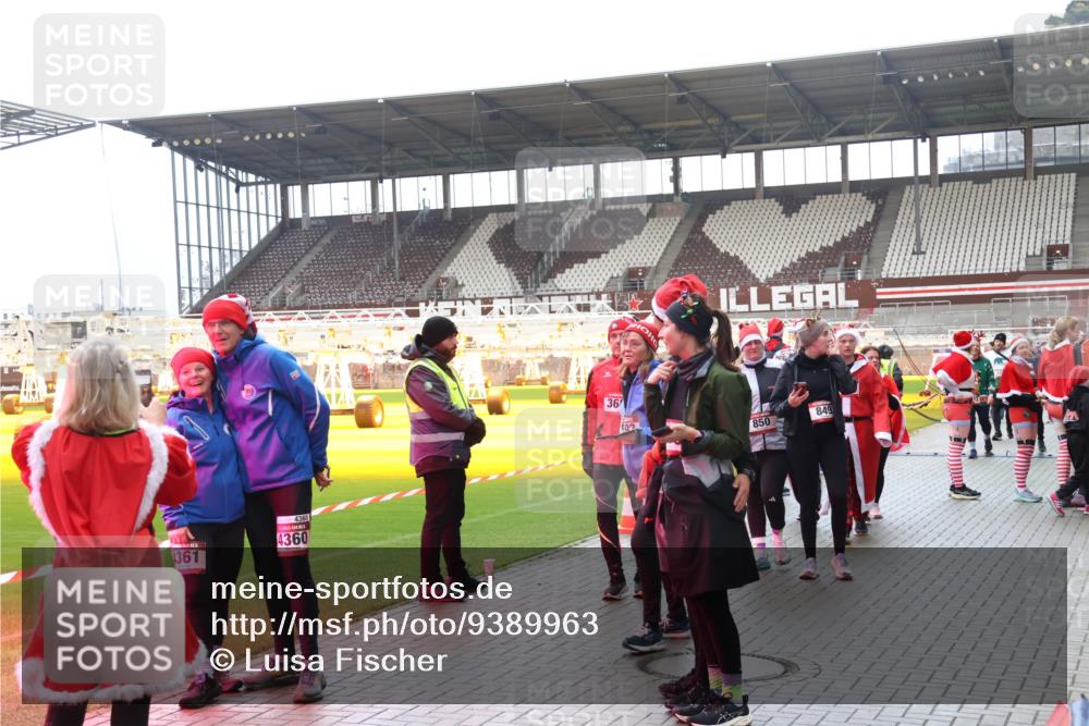 07.12.2025 - St. Pauli X-Mass-Run No. 15 Luisa Fischer http://msf.ph/oto/9389963 07.12.2025 12:08:44 Ziel 361, 4360, 4360, 36, 02, 850, 849, 325, 334, 587, 849, 850, 1224, 1493, 1514, 1899, 1940, 1943, 2873, 2889, 2892, 2953, 2954, 3141, 3397, 3609, 3668, 3861, 3867, 3898, 3899, 4035, 4212, 4213, 4214, 4215, 4252, 4269, 4271, 4272, 4292, 4393, 4395, 4711, 4712, 4717, 4722 meine-sportfotos.de
