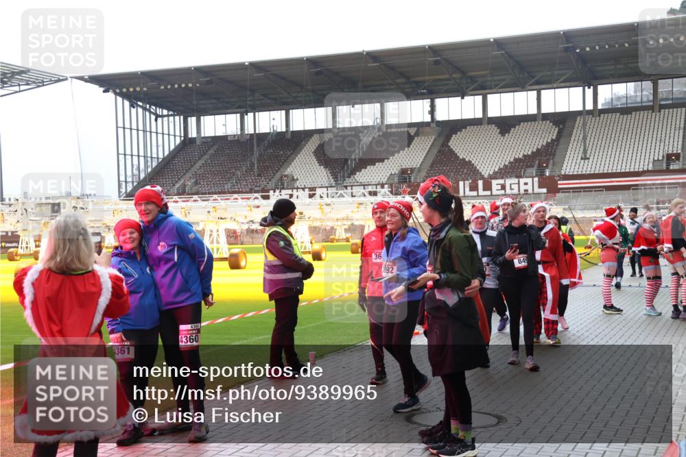 07.12.2025 - St. Pauli X-Mass-Run No. 15 Luisa Fischer http://msf.ph/oto/9389965 07.12.2025 12:08:45 Ziel 361, 4360, 4360, 36, 3692, 849, 325, 334, 587, 849, 850, 1224, 1493, 1514, 1899, 1940, 1943, 2873, 2889, 2892, 2953, 2954, 3141, 3397, 3609, 3668, 3861, 3867, 3898, 3899, 4035, 4212, 4213, 4214, 4215, 4252, 4269, 4271, 4272, 4292, 4393, 4395, 4422, 4711, 4712, 4717, 4722 meine-sportfotos.de