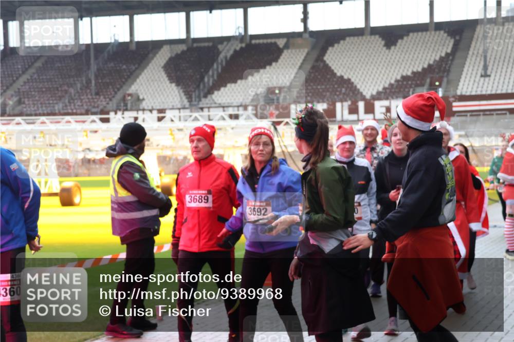 07.12.2025 - St. Pauli X-Mass-Run No. 15 Luisa Fischer http://msf.ph/oto/9389968 07.12.2025 12:08:46 Ziel 4360, 360, 3689, 3692, 325, 334, 587, 849, 850, 1214, 1224, 1253, 1493, 1514, 1899, 1940, 1943, 2873, 2889, 2892, 2953, 2954, 3141, 3397, 3609, 3668, 3861, 3867, 3898, 3899, 4035, 4212, 4213, 4214, 4215, 4252, 4269, 4271, 4272, 4292, 4393, 4395, 4422, 4711, 4712, 4717, 4722 meine-sportfotos.de