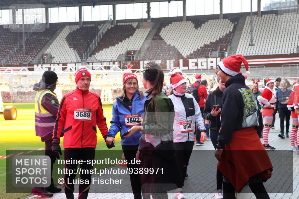 07.12.2025 - St. Pauli X-Mass-Run No. 15 Luisa Fischer http://msf.ph/oto/9389971 07.12.2025 12:08:46 Ziel 5, 3689, 15, 3692, 850, 325, 334, 587, 849, 850, 1214, 1224, 1253, 1493, 1514, 1899, 1940, 1943, 2873, 2889, 2892, 2953, 2954, 3141, 3397, 3609, 3668, 3861, 3867, 3898, 3899, 4035, 4212, 4213, 4214, 4215, 4252, 4269, 4271, 4272, 4292, 4393, 4395, 4422, 4711, 4712, 4717, 4722 meine-sportfotos.de