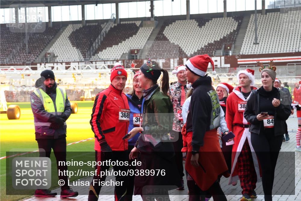 07.12.2025 - St. Pauli X-Mass-Run No. 15 Luisa Fischer http://msf.ph/oto/9389976 07.12.2025 12:08:48 Ziel 670, 3689, 30, 38, 84, 325, 334, 587, 1214, 1219, 1224, 1253, 1493, 1514, 1899, 1940, 1943, 2679, 2873, 2889, 2892, 2953, 2954, 3141, 3397, 3595, 3609, 3668, 3861, 3867, 3898, 3899, 4035, 4084, 4182, 4183, 4212, 4213, 4214, 4215, 4252, 4269, 4271, 4272, 4292, 4393, 4395, 4422, 4711, 4712, 4717, 4722 meine-sportfotos.de
