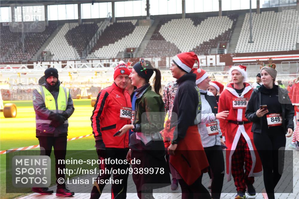 07.12.2025 - St. Pauli X-Mass-Run No. 15 Luisa Fischer http://msf.ph/oto/9389978 07.12.2025 12:08:48 Ziel 670, 3689, 850, 3899, 849, 325, 334, 587, 1214, 1219, 1224, 1253, 1493, 1514, 1899, 1940, 1943, 2679, 2873, 2889, 2892, 2953, 2954, 3141, 3397, 3595, 3609, 3668, 3861, 3867, 3898, 3899, 4035, 4084, 4182, 4183, 4212, 4213, 4214, 4215, 4252, 4269, 4271, 4272, 4292, 4393, 4395, 4422, 4711, 4712, 4717, 4722 meine-sportfotos.de