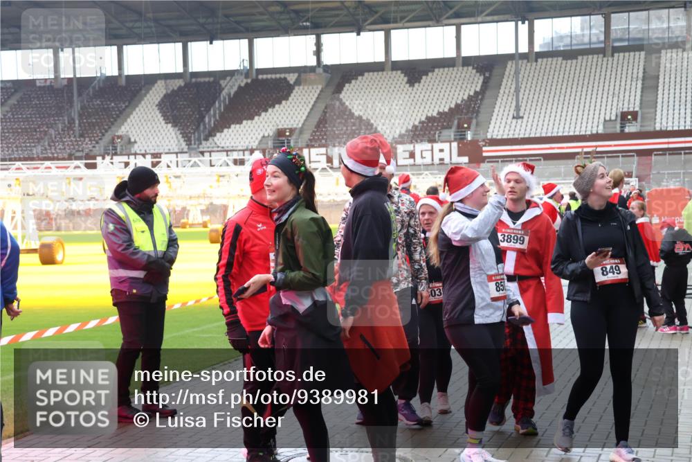 07.12.2025 - St. Pauli X-Mass-Run No. 15 Luisa Fischer http://msf.ph/oto/9389981 07.12.2025 12:08:49 Ziel 670, 03, 85, 3899, 849, 325, 334, 587, 1214, 1219, 1224, 1253, 1269, 1493, 1514, 1899, 1940, 1943, 2679, 2873, 2889, 2892, 2953, 2954, 3141, 3397, 3595, 3609, 3668, 3861, 3867, 3876, 3898, 3899, 4035, 4084, 4182, 4183, 4212, 4213, 4214, 4215, 4252, 4269, 4271, 4272, 4292, 4393, 4395, 4422, 4711, 4712, 4717, 4722 meine-sportfotos.de