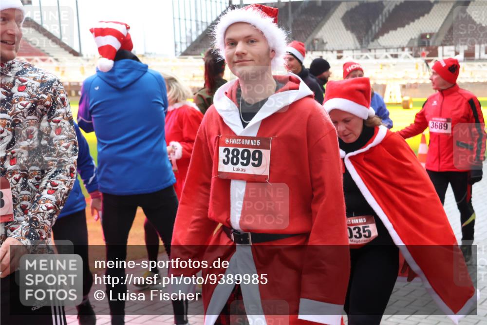 07.12.2025 - St. Pauli X-Mass-Run No. 15 Luisa Fischer http://msf.ph/oto/9389985 07.12.2025 12:08:55 Ziel 15, 3899, 15, 035, 3689, 325, 334, 586, 1214, 1219, 1224, 1253, 1269, 1270, 1493, 1514, 1940, 1943, 2679, 2873, 2889, 2892, 3141, 3230, 3233, 3397, 3595, 3609, 3861, 3867, 3876, 4084, 4086, 4137, 4138, 4182, 4183, 4212, 4213, 4214, 4215, 4252, 4269, 4271, 4272, 4292, 4294, 4295, 4297, 4422, 4429, 4711, 4712, 4717 meine-sportfotos.de