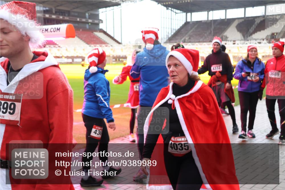 07.12.2025 - St. Pauli X-Mass-Run No. 15 Luisa Fischer http://msf.ph/oto/9389989 07.12.2025 12:08:56 Ziel 15, 899, 43, 436, 15, 4035, 4332, 3689, 325, 334, 586, 1214, 1219, 1224, 1253, 1269, 1270, 1493, 1514, 1901, 1940, 1943, 2679, 2873, 2889, 2892, 3141, 3230, 3233, 3397, 3595, 3609, 3861, 3867, 3876, 4084, 4086, 4137, 4138, 4182, 4183, 4212, 4213, 4214, 4215, 4252, 4269, 4271, 4272, 4292, 4294, 4295, 4297, 4422, 4429, 4711, 4712, 4717, 4720 meine-sportfotos.de