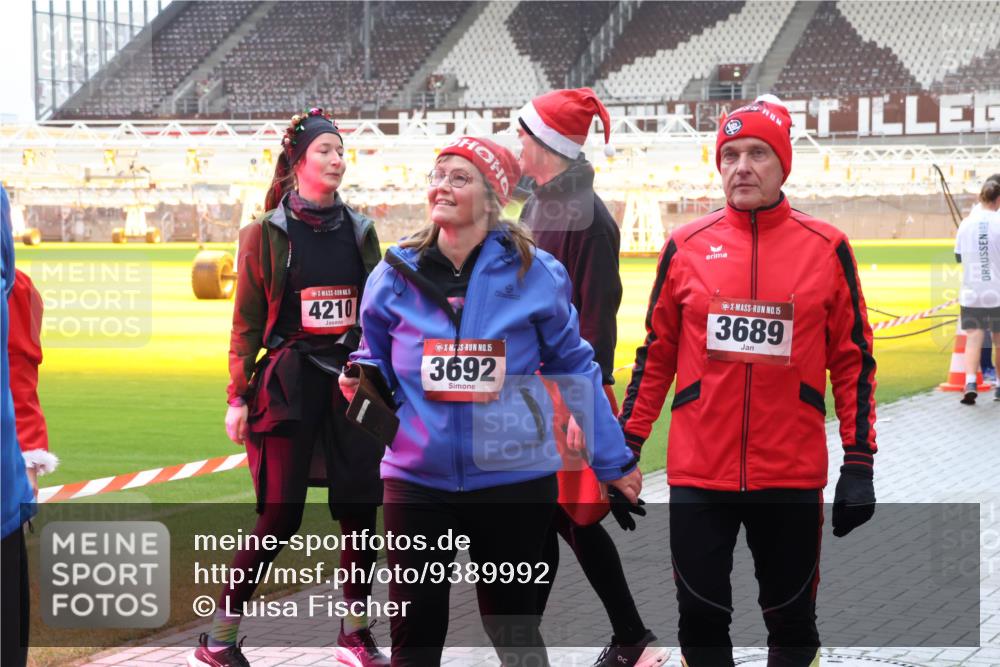 07.12.2025 - St. Pauli X-Mass-Run No. 15 Luisa Fischer http://msf.ph/oto/9389992 07.12.2025 12:08:58 Ziel 4210, 15, 3692, 15, 3689, 325, 334, 586, 1214, 1219, 1224, 1253, 1269, 1270, 1493, 1514, 1901, 1940, 1943, 2679, 2873, 2889, 2892, 3141, 3230, 3233, 3397, 3595, 3609, 3861, 3867, 3876, 4084, 4086, 4137, 4138, 4182, 4183, 4212, 4213, 4214, 4215, 4252, 4269, 4271, 4272, 4292, 4294, 4295, 4297, 4422, 4429, 4711, 4712, 4717, 4720 meine-sportfotos.de