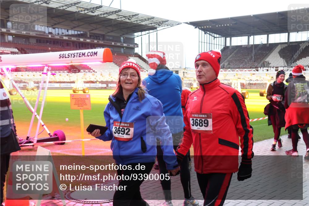 07.12.2025 - St. Pauli X-Mass-Run No. 15 Luisa Fischer http://msf.ph/oto/9390005 07.12.2025 12:09:01 Ziel 15, 3692, 69, 15, 3689, 210, 325, 334, 586, 1214, 1219, 1253, 1269, 1270, 1493, 1514, 1685, 1901, 1940, 1943, 2414, 2679, 2873, 2889, 2892, 3141, 3230, 3233, 3397, 3595, 3609, 3861, 3867, 3876, 4084, 4086, 4137, 4138, 4182, 4183, 4212, 4213, 4214, 4215, 4252, 4269, 4271, 4272, 4292, 4294, 4295, 4297, 4422, 4429, 4711, 4712, 4717, 4720 meine-sportfotos.de
