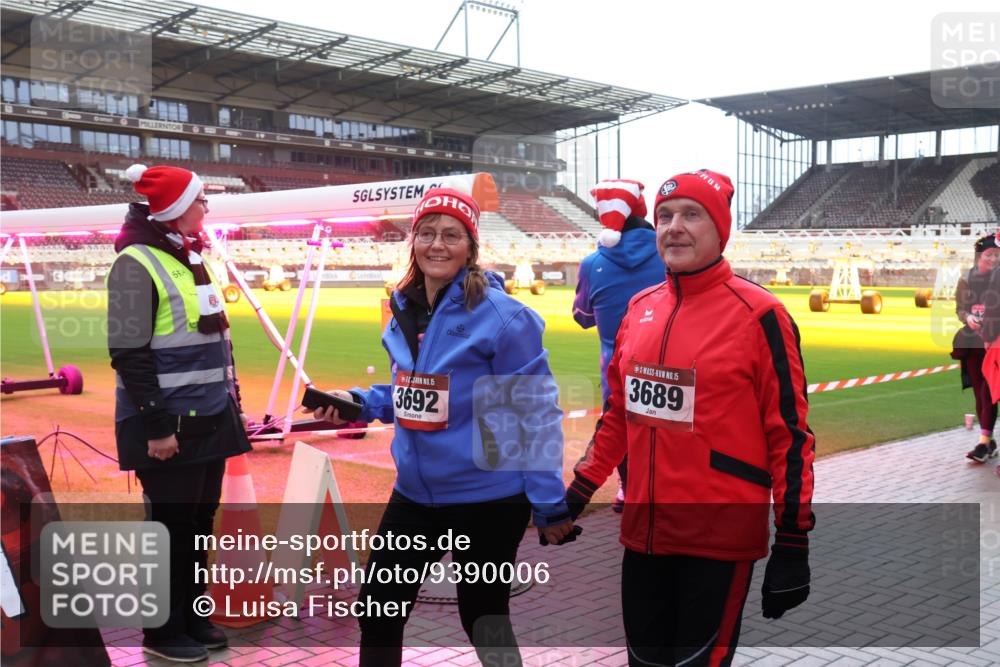 07.12.2025 - St. Pauli X-Mass-Run No. 15 Luisa Fischer http://msf.ph/oto/9390006 07.12.2025 12:09:01 Ziel 6334, 15, 3692, 15, 3689, 325, 334, 586, 1214, 1219, 1253, 1269, 1270, 1493, 1514, 1685, 1901, 1940, 1943, 2414, 2679, 2873, 2889, 2892, 3141, 3230, 3233, 3397, 3595, 3609, 3861, 3867, 3876, 4084, 4086, 4137, 4138, 4182, 4183, 4212, 4213, 4214, 4215, 4252, 4269, 4271, 4272, 4292, 4294, 4295, 4297, 4422, 4429, 4711, 4712, 4717, 4720 meine-sportfotos.de