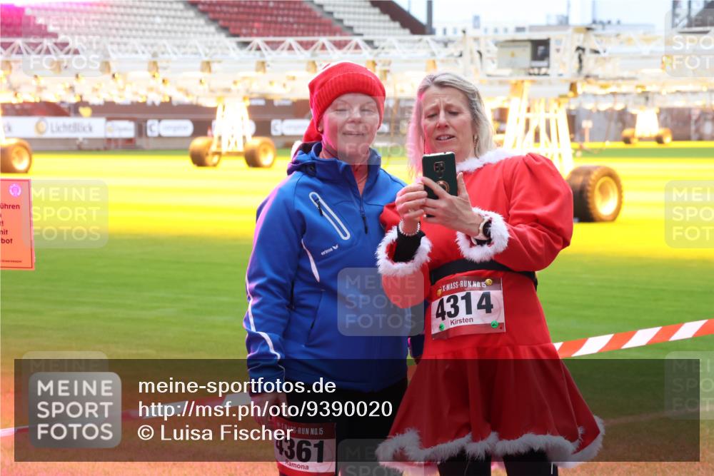 07.12.2025 - St. Pauli X-Mass-Run No. 15 Luisa Fischer http://msf.ph/oto/9390020 07.12.2025 12:09:14 Ziel 15, 4361, 15, 4314, 325, 334, 586, 643, 775, 807, 1214, 1219, 1253, 1269, 1270, 1405, 1493, 1514, 1652, 1653, 1685, 1901, 1940, 1943, 2414, 2679, 2731, 2873, 2889, 2892, 3141, 3230, 3233, 3397, 3595, 3876, 4084, 4086, 4137, 4138, 4182, 4183, 4214, 4252, 4269, 4271, 4272, 4292, 4294, 4295, 4297, 4422, 4429, 4711, 4712, 4717, 4720 meine-sportfotos.de