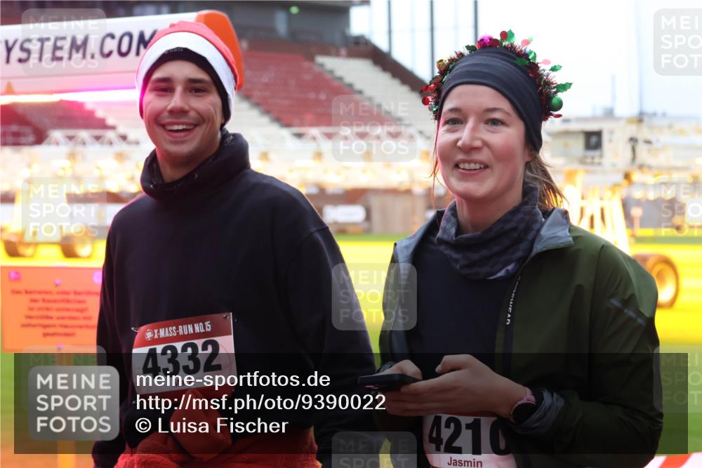07.12.2025 - St. Pauli X-Mass-Run No. 15 Luisa Fischer http://msf.ph/oto/9390022 07.12.2025 12:09:21 Ziel 15, 4332, 4210, 586, 643, 775, 807, 1214, 1219, 1253, 1269, 1270, 1405, 1652, 1653, 1685, 1901, 2414, 2679, 2731, 2873, 2889, 2892, 3141, 3230, 3233, 3595, 3876, 3947, 3966, 4084, 4086, 4137, 4138, 4182, 4183, 4196, 4197, 4198, 4252, 4267, 4282, 4283, 4294, 4295, 4297, 4422, 4429, 4711, 4712, 4717, 4720 meine-sportfotos.de