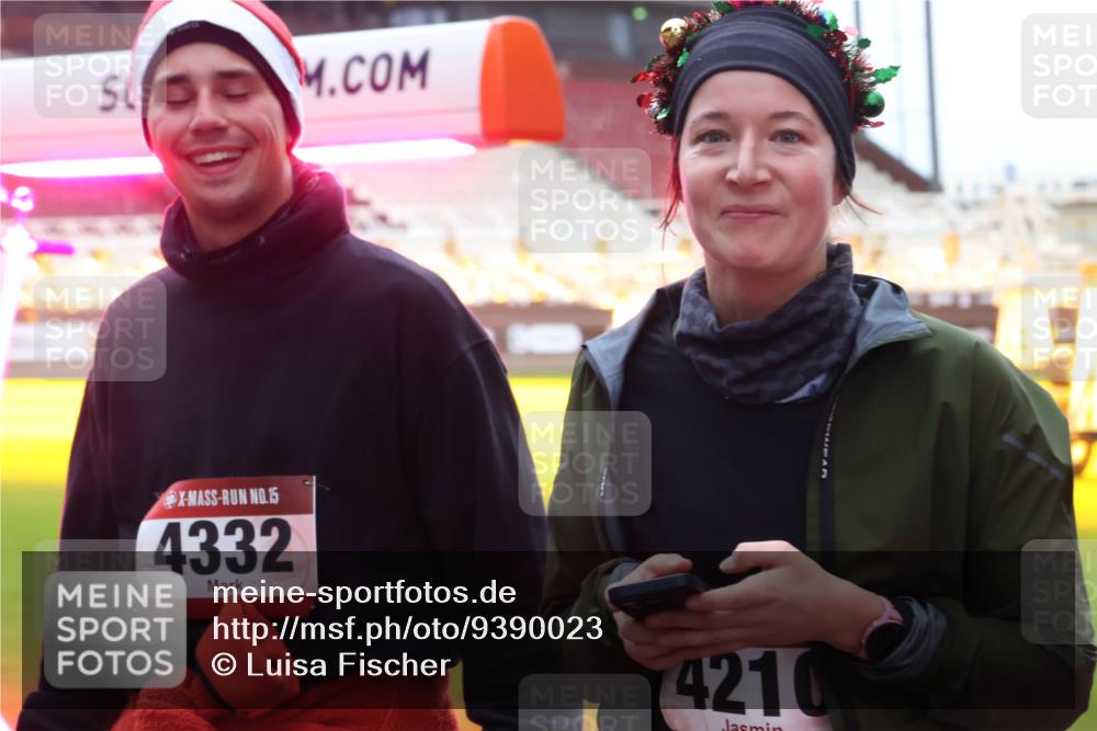 07.12.2025 - St. Pauli X-Mass-Run No. 15 Luisa Fischer http://msf.ph/oto/9390023 07.12.2025 12:09:21 Ziel 15, 4332, 4210, 586, 643, 775, 807, 1214, 1219, 1253, 1269, 1270, 1405, 1652, 1653, 1685, 1901, 2414, 2679, 2731, 2873, 2889, 2892, 3141, 3230, 3233, 3595, 3876, 3947, 3966, 4084, 4086, 4137, 4138, 4182, 4183, 4196, 4197, 4198, 4252, 4267, 4282, 4283, 4294, 4295, 4297, 4422, 4429, 4711, 4712, 4717, 4720 meine-sportfotos.de