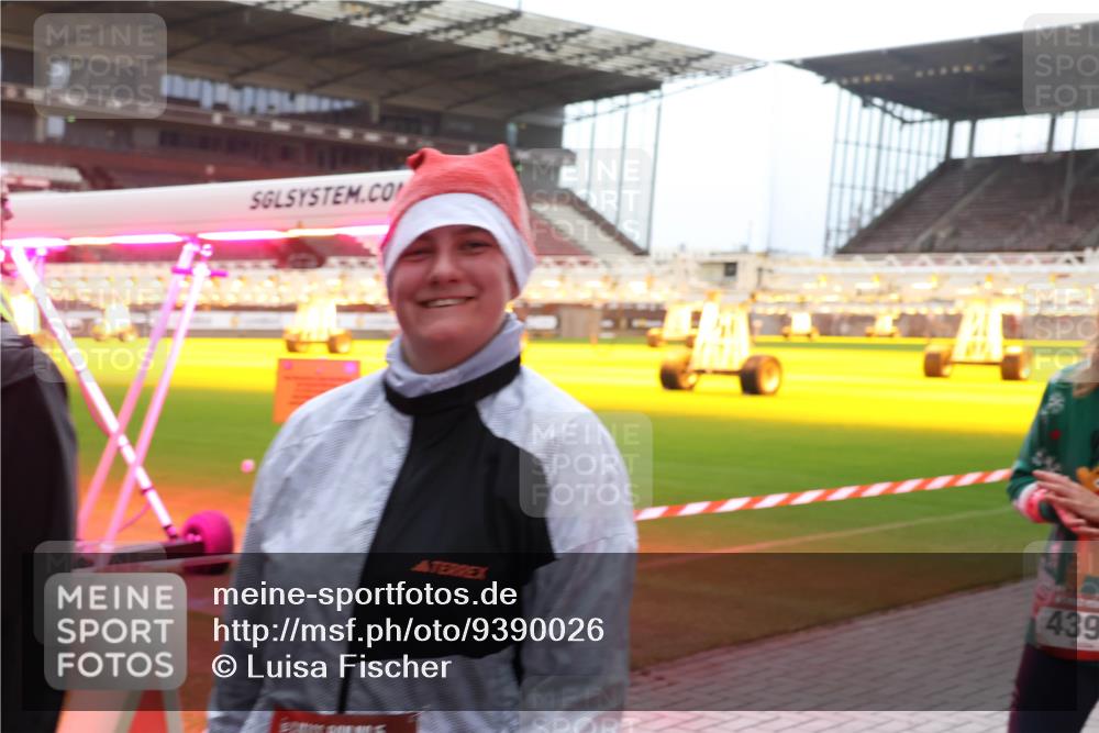 07.12.2025 - St. Pauli X-Mass-Run No. 15 Luisa Fischer http://msf.ph/oto/9390026 07.12.2025 12:09:23 Ziel 439, 138, 586, 643, 775, 807, 1214, 1219, 1253, 1269, 1270, 1405, 1652, 1653, 1685, 1901, 2009, 2414, 2679, 2731, 2873, 2889, 2892, 3141, 3230, 3233, 3538, 3595, 3876, 3947, 3955, 3966, 4084, 4086, 4137, 4138, 4182, 4183, 4196, 4197, 4198, 4252, 4267, 4282, 4283, 4294, 4295, 4297, 4422, 4429, 4712, 4720 meine-sportfotos.de