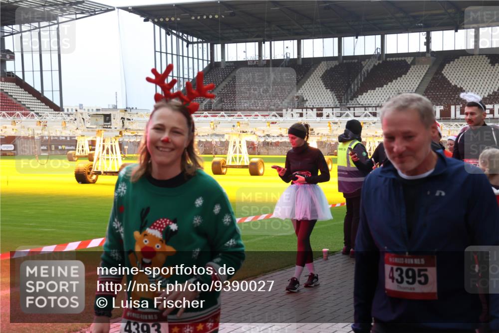 07.12.2025 - St. Pauli X-Mass-Run No. 15 Luisa Fischer http://msf.ph/oto/9390027 07.12.2025 12:09:24 Ziel 4302, 15, 4395, 138, 586, 643, 775, 807, 1214, 1219, 1253, 1269, 1270, 1405, 1652, 1653, 1685, 1725, 1901, 2009, 2414, 2679, 2731, 2873, 2889, 2892, 3141, 3230, 3233, 3538, 3595, 3876, 3947, 3955, 3966, 4084, 4086, 4137, 4138, 4182, 4183, 4196, 4197, 4198, 4252, 4267, 4282, 4283, 4294, 4295, 4297, 4422, 4429, 4720 meine-sportfotos.de