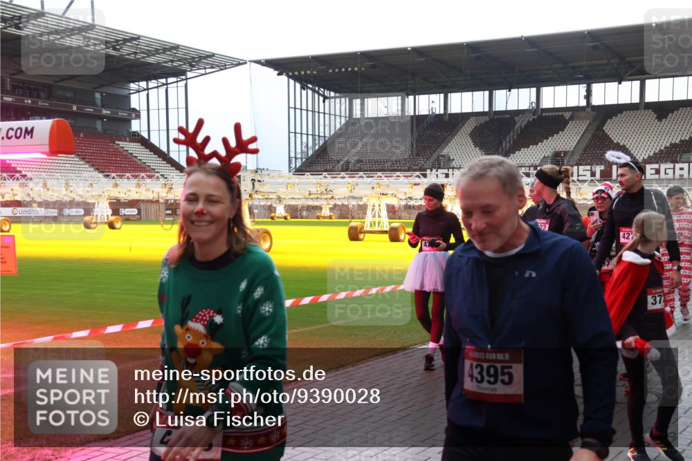 07.12.2025 - St. Pauli X-Mass-Run No. 15 Luisa Fischer http://msf.ph/oto/9390028 07.12.2025 12:09:25 Ziel 4395, 02, 427, 37, 138, 586, 643, 775, 807, 1214, 1219, 1253, 1269, 1270, 1405, 1652, 1653, 1685, 1725, 1727, 1901, 2009, 2414, 2679, 2731, 2873, 2889, 2892, 3141, 3230, 3233, 3538, 3595, 3876, 3947, 3955, 3966, 4084, 4086, 4137, 4138, 4182, 4183, 4196, 4197, 4198, 4252, 4267, 4282, 4283, 4294, 4295, 4297, 4422, 4429, 4720 meine-sportfotos.de
