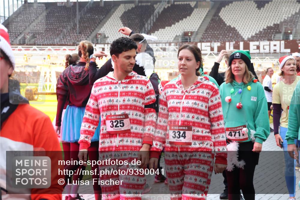 07.12.2025 - St. Pauli X-Mass-Run No. 15 Luisa Fischer http://msf.ph/oto/9390041 07.12.2025 12:09:31 Ziel 15, 325, 15, 334, 15, 471, 138, 586, 643, 775, 807, 1214, 1219, 1253, 1269, 1270, 1405, 1652, 1653, 1685, 1725, 1727, 1901, 2009, 2414, 2679, 2731, 2873, 2889, 2892, 3230, 3233, 3538, 3595, 3876, 3947, 3955, 3966, 4084, 4086, 4137, 4138, 4182, 4183, 4196, 4197, 4198, 4252, 4267, 4282, 4283, 4294, 4295, 4297, 4422, 4429, 4720 meine-sportfotos.de