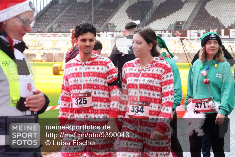 07.12.2025 - St. Pauli X-Mass-Run No. 15 Luisa Fischer http://msf.ph/oto/9390043 07.12.2025 12:09:32 Ziel 634, 15, 325, 2, 5, 15, 334, 15, 471, 138, 586, 643, 775, 807, 1214, 1219, 1253, 1269, 1270, 1405, 1652, 1653, 1685, 1725, 1727, 1901, 2009, 2414, 2679, 2731, 2873, 2889, 2892, 3230, 3233, 3538, 3595, 3876, 3947, 3955, 3966, 4084, 4086, 4137, 4138, 4182, 4183, 4196, 4197, 4198, 4267, 4282, 4283, 4294, 4295, 4297, 4422, 4429, 4720 meine-sportfotos.de
