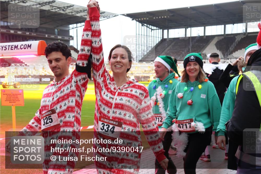 07.12.2025 - St. Pauli X-Mass-Run No. 15 Luisa Fischer http://msf.ph/oto/9390047 07.12.2025 12:09:33 Ziel 15, 325, 15, 334, 712, 4717, 138, 586, 643, 775, 807, 1214, 1219, 1253, 1269, 1270, 1405, 1652, 1653, 1685, 1725, 1727, 1901, 2009, 2414, 2679, 2731, 3230, 3233, 3538, 3595, 3876, 3947, 3955, 3966, 4084, 4086, 4137, 4138, 4182, 4183, 4196, 4197, 4198, 4267, 4282, 4283, 4294, 4295, 4297, 4422, 4429, 4720 meine-sportfotos.de