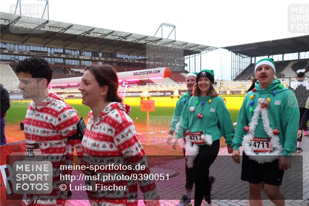 07.12.2025 - St. Pauli X-Mass-Run No. 15 Luisa Fischer http://msf.ph/oto/9390051 07.12.2025 12:09:34 Ziel 25, 30, 4717, 15, 4711, 138, 586, 643, 775, 807, 1214, 1219, 1253, 1269, 1270, 1405, 1652, 1653, 1685, 1725, 1727, 1901, 2009, 2414, 2679, 2731, 3230, 3233, 3538, 3595, 3876, 3947, 3955, 3966, 4084, 4086, 4137, 4138, 4182, 4183, 4196, 4197, 4198, 4267, 4282, 4283, 4294, 4295, 4297, 4429, 4720 meine-sportfotos.de
