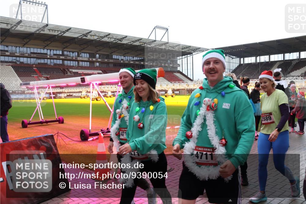 07.12.2025 - St. Pauli X-Mass-Run No. 15 Luisa Fischer http://msf.ph/oto/9390054 07.12.2025 12:09:35 Ziel 471, 15, 4711, 2889, 4213, 138, 586, 643, 775, 807, 1219, 1269, 1270, 1405, 1652, 1653, 1685, 1725, 1727, 1901, 2009, 2414, 2679, 2731, 3230, 3233, 3538, 3595, 3876, 3947, 3955, 3966, 4084, 4086, 4137, 4138, 4182, 4183, 4196, 4197, 4198, 4267, 4282, 4283, 4294, 4295, 4297, 4429, 4720 meine-sportfotos.de