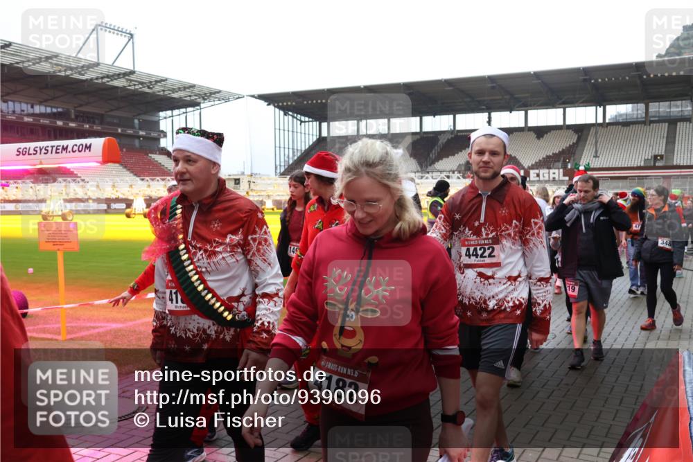 07.12.2025 - St. Pauli X-Mass-Run No. 15 Luisa Fischer http://msf.ph/oto/9390096 07.12.2025 12:09:52 Ziel 418, 149, 20, 15, 4182, 15, 4422, 19, 47, 348, 138, 643, 775, 807, 1405, 1494, 1725, 1727, 2009, 2731, 3538, 3947, 3955, 3966, 4196, 4197, 4198, 4267, 4282, 4283, 4313, 4315 meine-sportfotos.de