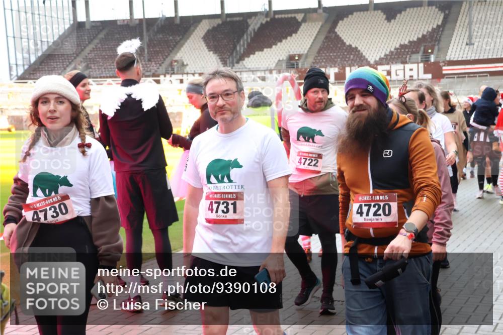 07.12.2025 - St. Pauli X-Mass-Run No. 15 Luisa Fischer http://msf.ph/oto/9390108 07.12.2025 12:10:00 Ziel 15, 4730, 15, 4731, 4722, 15, 4720, 138, 830, 835, 1494, 1725, 1727, 2009, 3538, 3744, 3746, 3947, 3955, 3966, 4196, 4197, 4198, 4267, 4282, 4283, 4313, 4315 meine-sportfotos.de