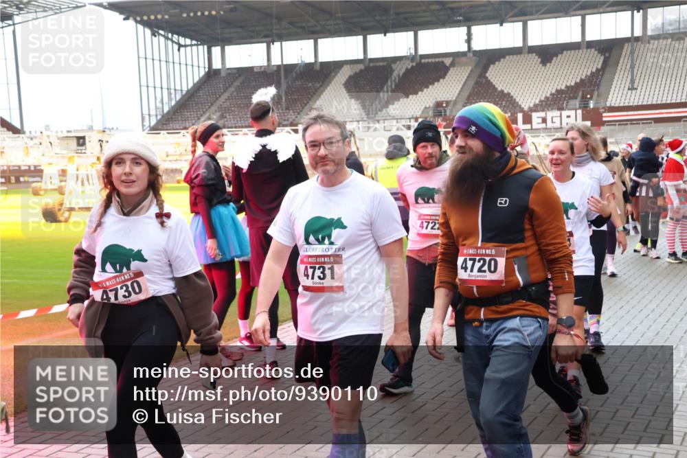 07.12.2025 - St. Pauli X-Mass-Run No. 15 Luisa Fischer http://msf.ph/oto/9390110 07.12.2025 12:10:00 Ziel 15, 4730, 15, 4731, 4722, 15, 4720, 138, 830, 835, 1494, 1725, 1727, 2009, 3538, 3744, 3746, 3947, 3955, 3966, 4196, 4197, 4198, 4267, 4282, 4283, 4313, 4315 meine-sportfotos.de