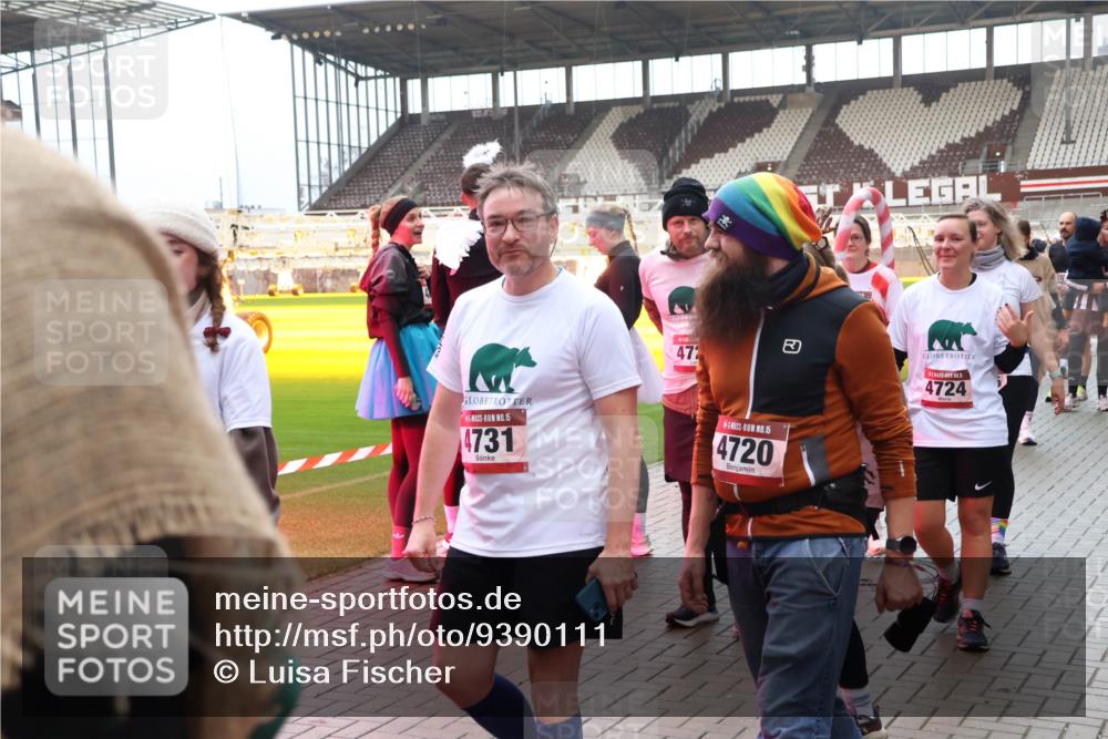 07.12.2025 - St. Pauli X-Mass-Run No. 15 Luisa Fischer http://msf.ph/oto/9390111 07.12.2025 12:10:00 Ziel 15, 4731, 472, 15, 4720, 4724, 138, 830, 835, 1494, 1725, 1727, 2009, 3538, 3744, 3746, 3947, 3955, 3966, 4196, 4197, 4198, 4267, 4282, 4283, 4313, 4315 meine-sportfotos.de