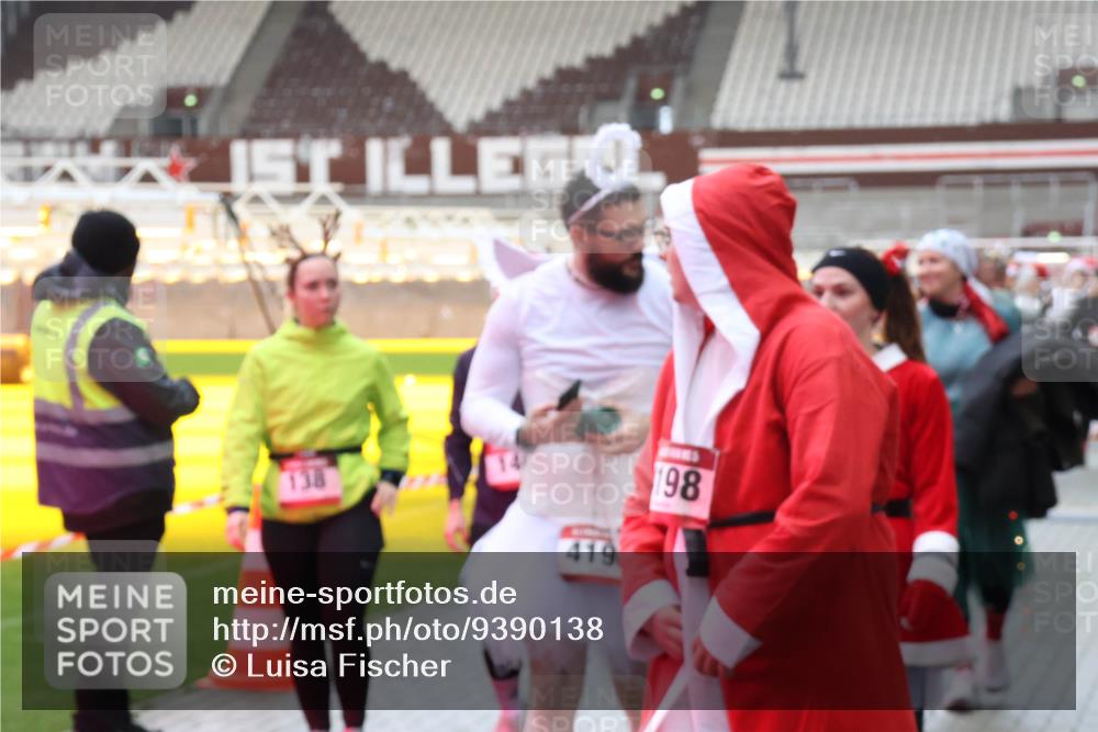07.12.2025 - St. Pauli X-Mass-Run No. 15 Luisa Fischer http://msf.ph/oto/9390138 07.12.2025 12:10:51 Ziel 138, 419, 198, 208, 223, 224, 1036, 1037, 1450, 1728, 1731, 1845, 3374, 3375, 3376, 3462, 3701, 3760, 3840, 3841, 4257, 4259, 4262, 4280, 4281, 4745, 4826, 4827, 4831, 4833, 4834, 4836 meine-sportfotos.de