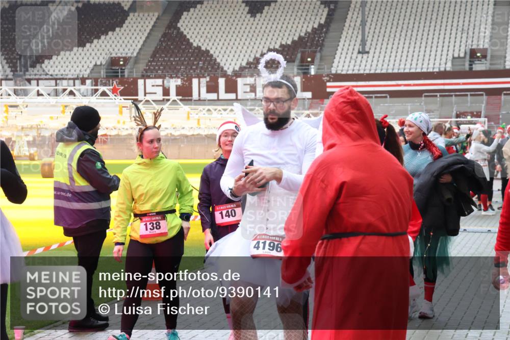 07.12.2025 - St. Pauli X-Mass-Run No. 15 Luisa Fischer http://msf.ph/oto/9390141 07.12.2025 12:10:51 Ziel 5, 138, 15, 140, 15, 4196, 208, 223, 224, 1036, 1037, 1450, 1728, 1731, 1845, 3374, 3375, 3376, 3462, 3701, 3760, 3840, 3841, 4257, 4259, 4262, 4280, 4281, 4745, 4826, 4827, 4831, 4833, 4834, 4836 meine-sportfotos.de