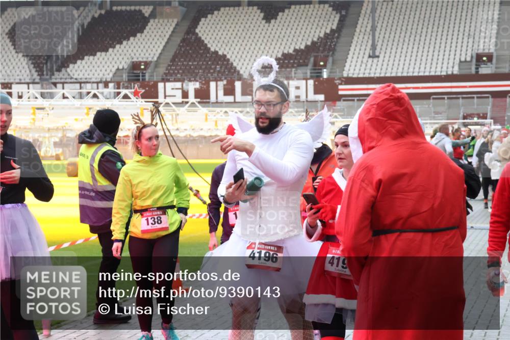 07.12.2025 - St. Pauli X-Mass-Run No. 15 Luisa Fischer http://msf.ph/oto/9390143 07.12.2025 12:10:52 Ziel 138, 15, 4196, 419, 208, 223, 224, 1036, 1037, 1450, 1728, 1731, 1845, 3374, 3375, 3376, 3701, 3760, 3840, 3841, 4257, 4259, 4262, 4280, 4281, 4745, 4826, 4827, 4831, 4833, 4834, 4836 meine-sportfotos.de