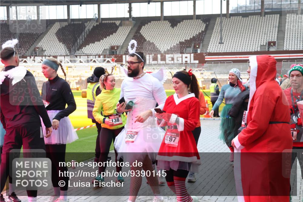 07.12.2025 - St. Pauli X-Mass-Run No. 15 Luisa Fischer http://msf.ph/oto/9390145 07.12.2025 12:10:52 Ziel 138, 196, 5, 4197, 8, 208, 223, 224, 1036, 1037, 1450, 1728, 1731, 1845, 3374, 3375, 3376, 3701, 3760, 3840, 3841, 4257, 4259, 4262, 4280, 4281, 4745, 4826, 4827, 4831, 4833, 4834, 4836 meine-sportfotos.de