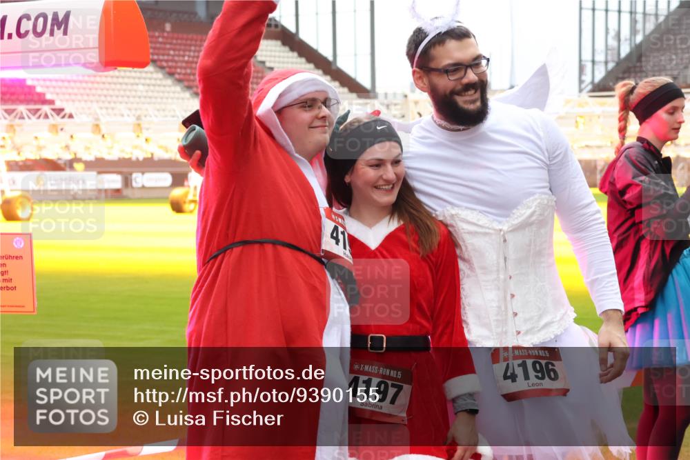 07.12.2025 - St. Pauli X-Mass-Run No. 15 Luisa Fischer http://msf.ph/oto/9390155 07.12.2025 12:11:10 Ziel 41, 15, 4197, 5, 4196, 208, 223, 224, 1036, 1037, 1450, 1728, 1731, 1780, 1845, 3701, 3840, 3841, 4257, 4259, 4262, 4280, 4281, 4745, 4826, 4827, 4831, 4833, 4834, 4836 meine-sportfotos.de