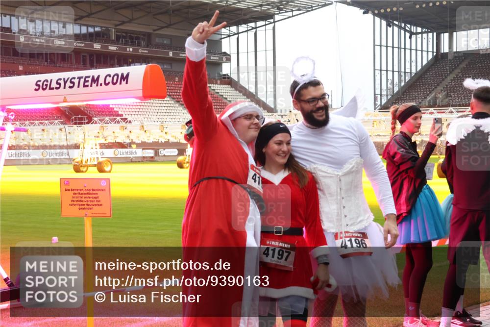 07.12.2025 - St. Pauli X-Mass-Run No. 15 Luisa Fischer http://msf.ph/oto/9390163 07.12.2025 12:11:12 Ziel 41, 5, 4197, 4196, 208, 223, 224, 1036, 1037, 1450, 1728, 1731, 1780, 1845, 3701, 3840, 3841, 4257, 4259, 4262, 4280, 4281, 4745, 4826, 4827, 4831, 4833, 4834, 4836 meine-sportfotos.de