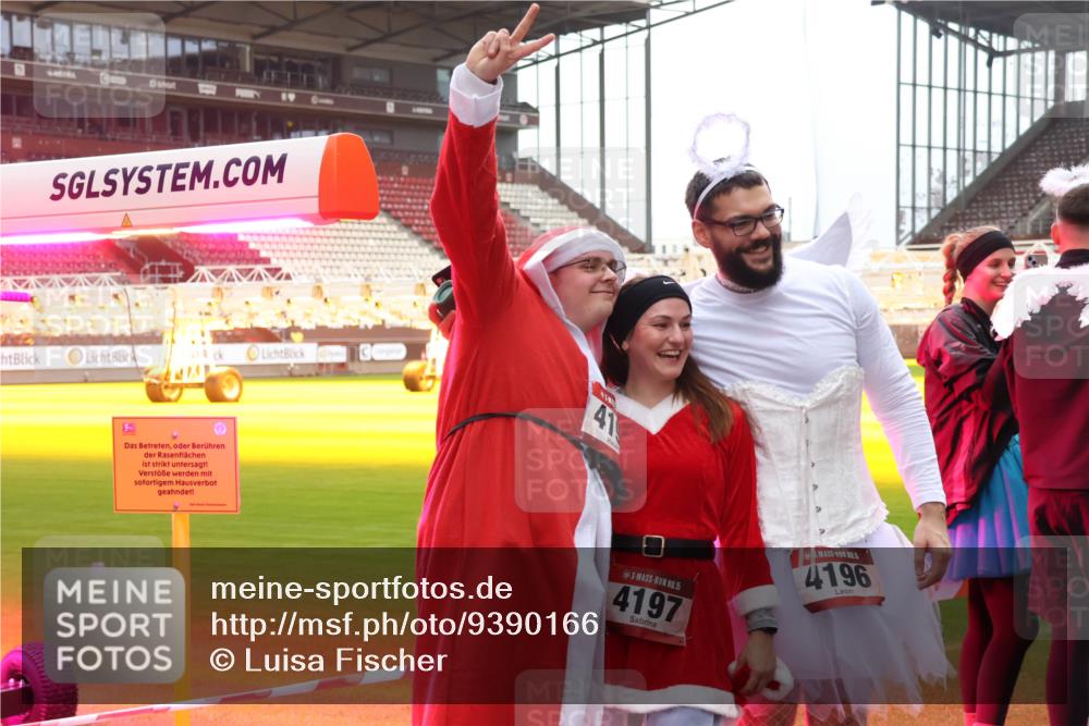 07.12.2025 - St. Pauli X-Mass-Run No. 15 Luisa Fischer http://msf.ph/oto/9390166 07.12.2025 12:11:13 Ziel 4, 41, 15, 4197, 4196, 208, 223, 224, 1036, 1037, 1450, 1728, 1731, 1780, 1845, 3701, 3840, 3841, 4257, 4259, 4262, 4280, 4281, 4400, 4745, 4826, 4827, 4831, 4833, 4834, 4836 meine-sportfotos.de