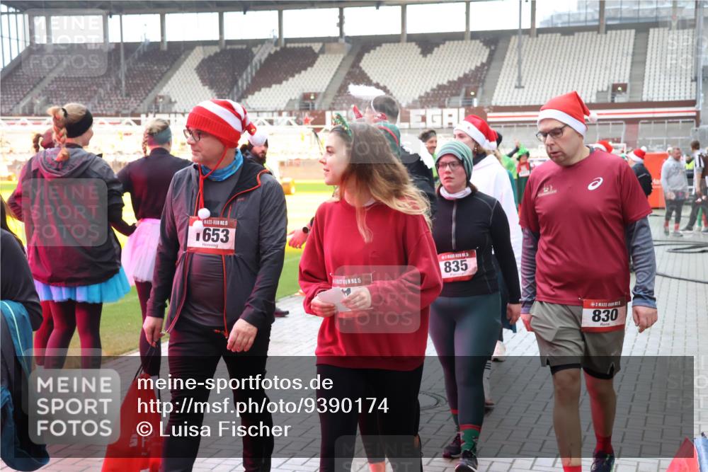 07.12.2025 - St. Pauli X-Mass-Run No. 15 Luisa Fischer http://msf.ph/oto/9390174 07.12.2025 12:11:21 Ziel 15, 653, 15, 835, 830, 208, 223, 224, 1450, 1728, 1731, 1780, 1845, 3701, 3840, 3841, 4257, 4259, 4262, 4280, 4281, 4398, 4400, 4745, 4826, 4827, 4831, 4833, 4834, 4836 meine-sportfotos.de